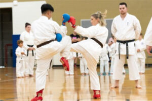 So Sánh Goju Ryu Karate Với Các Hệ Thống Karate Khác: Điểm Khác Biệt Và Điểm Chung